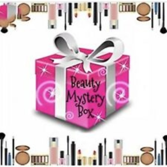 Beauty Mystery Box Avon Make-up 10+ pieces - Picture 1 of 1